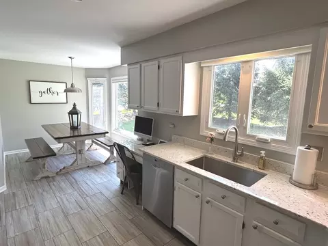 829 Kent Cir, Bartlett, IL 60103 photo 5