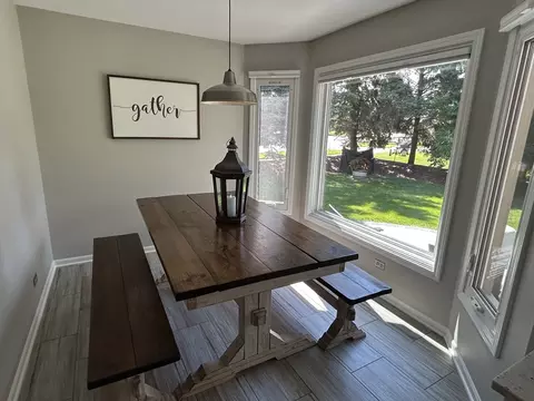 829 Kent Cir, Bartlett, IL 60103 photo 6