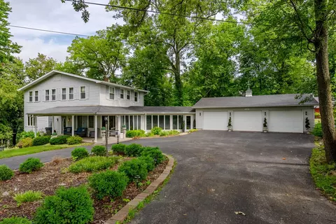 2127 17th Ave, Dewitt, IA 52742