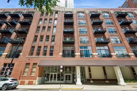360 W Illinois St #312, Chicago, IL 60654