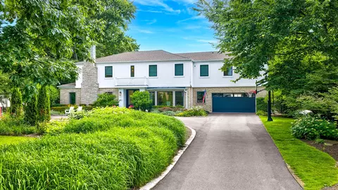 911 Oak Dr, Glencoe, IL 60022 photo 1