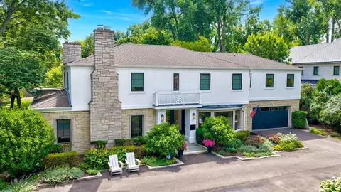 911 Oak Dr, Glencoe, IL 60022 photo 2