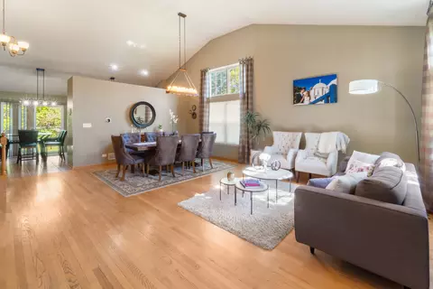Living - 1930 Rochelle Ct, Wheeling, IL 60090 photo 1 of 4