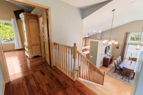 Entry Way - 1930 Rochelle Ct, Wheeling, IL 60090 photo 2 of 2