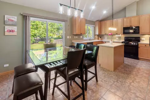 Dining - 1930 Rochelle Ct, Wheeling, IL 60090 photo 3 of 4