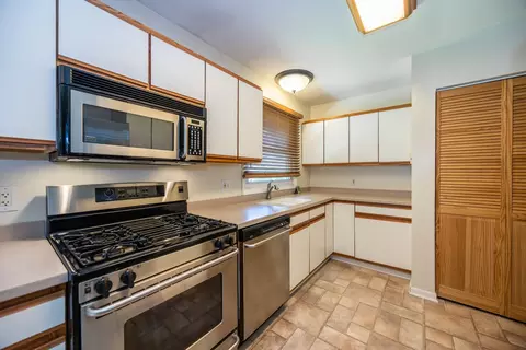 2818 Limerick Dr, Cary, IL 60013 photo 6