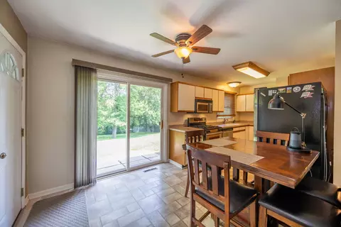 2818 Limerick Dr, Cary, IL 60013 photo 5