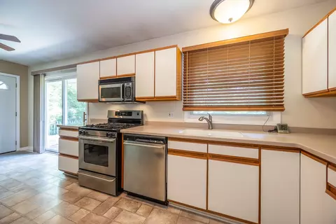 2818 Limerick Dr, Cary, IL 60013 photo 7