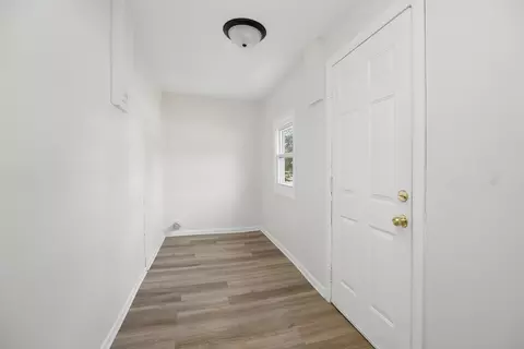 Entry Way - 592 N Dearborn Ave, Kankakee, IL 60901 photo 4 of 4