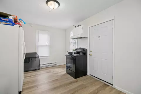 Entry Way - 592 N Dearborn Ave, Kankakee, IL 60901 photo 1 of 4