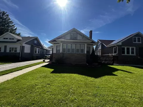 142 S 18th Ave, Maywood, IL 60153