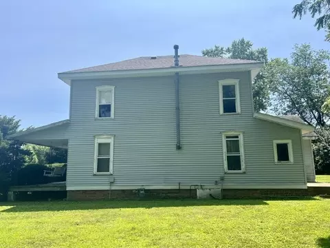 105 N Jackson St, Philo, IL 61864 photo 5