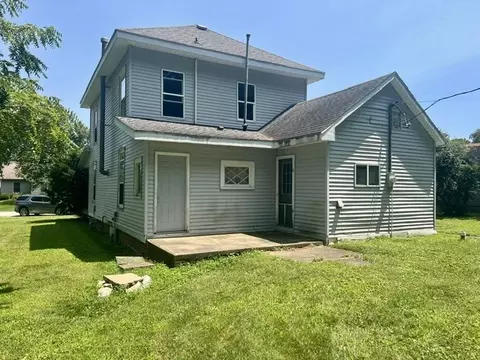105 N Jackson St, Philo, IL 61864 photo 4