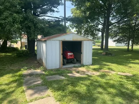 105 N Jackson St, Philo, IL 61864 photo 6