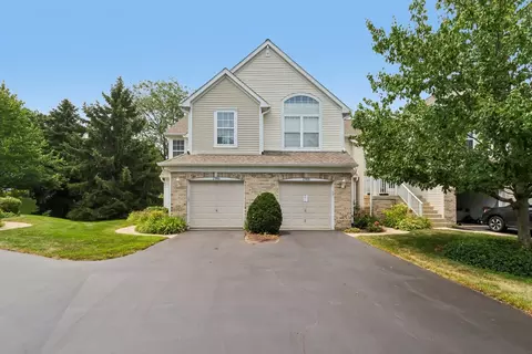 2986 Waters Edge Cir, Aurora, IL 60504