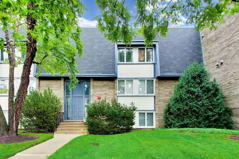 2017 Ammer Ridge Ct #302, Glenview, IL 60025