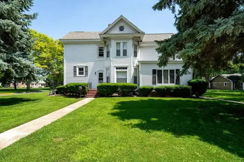 302 S Oak St, Pontiac, IL 61764