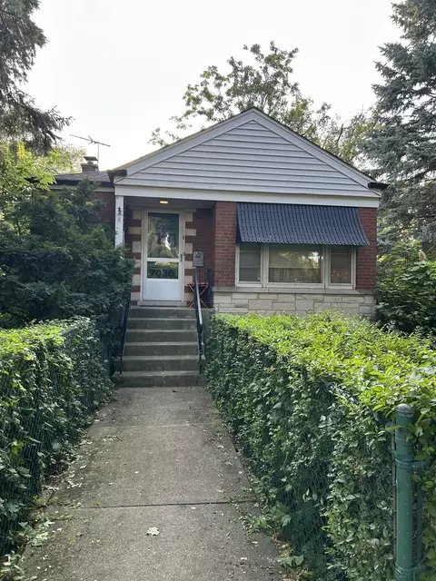 7030 N Ionia Ave, Chicago, IL 60646