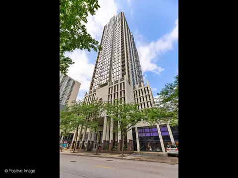 1122 N Clark St #2302, Chicago, IL 60610