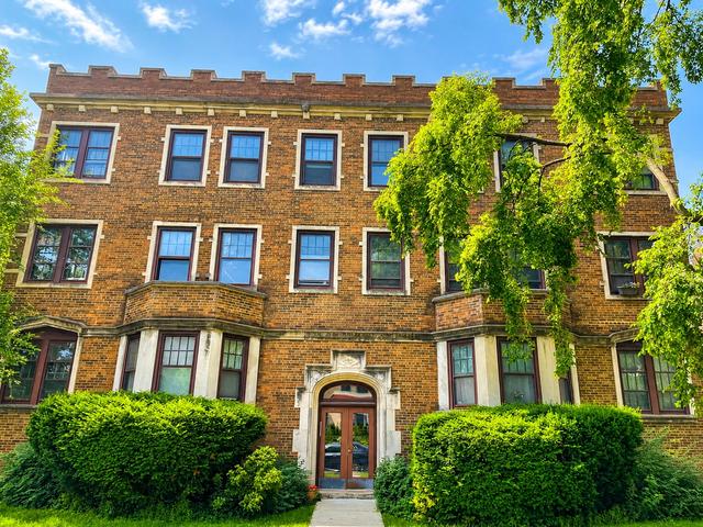 953 E Hyde Park Blvd #3, Chicago, IL 60615