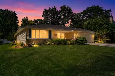 446 Hamilton Dr, Wheaton, IL 60189 photo 1