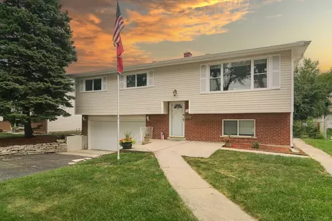 117 S Evergreen Ave, Addison, IL 60101