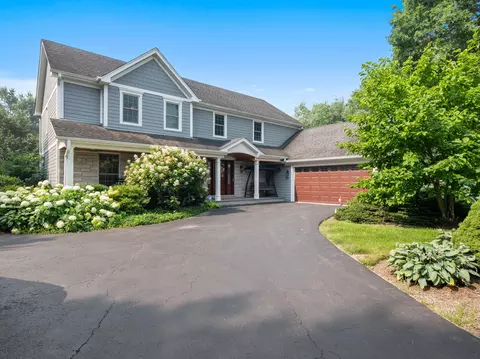 39 W831 Hoeweed Ln, Saint Charles, IL 60175