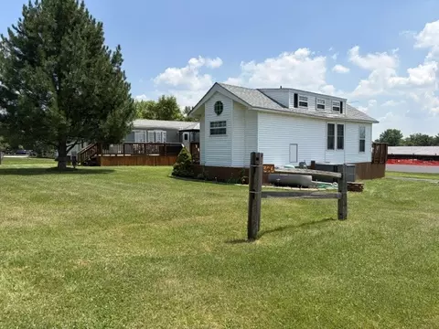 2795 E 28th Lot 396 Rd, Seneca, IL 61360
