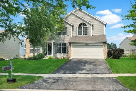 4245 Peartree Dr, Lake In The Hills, IL 60156