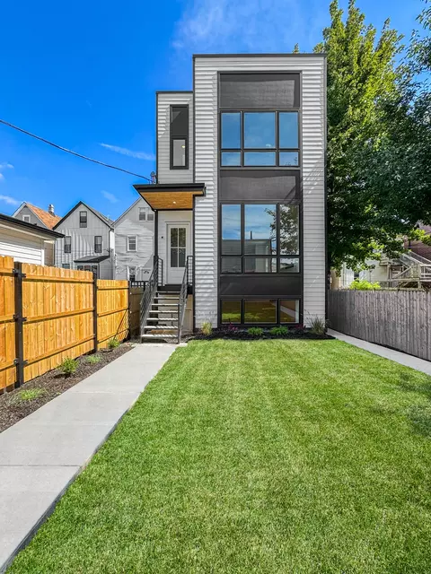 1728 N Sawyer Ave #REAR, Chicago, IL 60647
