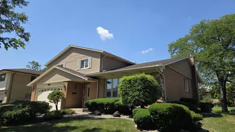 15412 Walnut Rd, Oak Forest, IL 60452 photo 2