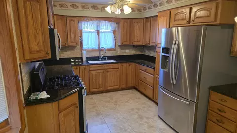 15412 Walnut Rd, Oak Forest, IL 60452 photo 7