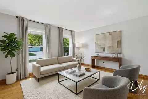 Living - 5380 Oakview Ln, Gurnee, IL 60031 photo 6 of 18