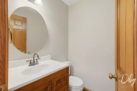 Bath - 5380 Oakview Ln, Gurnee, IL 60031 photo 1 of 7
