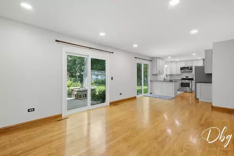 Living - 5380 Oakview Ln, Gurnee, IL 60031 photo 15 of 18