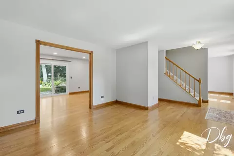 Living - 5380 Oakview Ln, Gurnee, IL 60031 photo 7 of 18