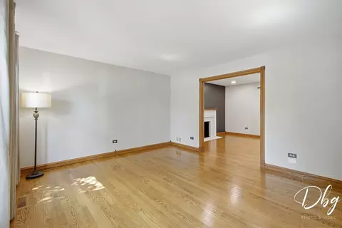 Living - 5380 Oakview Ln, Gurnee, IL 60031 photo 1 of 18