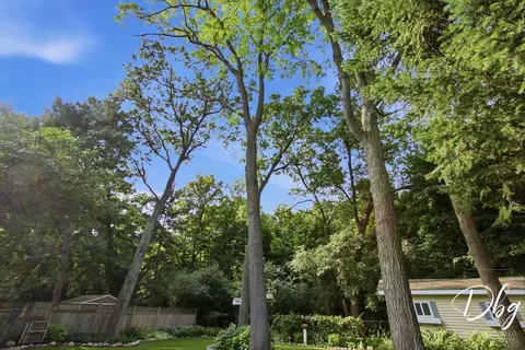 Exterior - 5380 Oakview Ln, Gurnee, IL 60031 photo 7 of 20