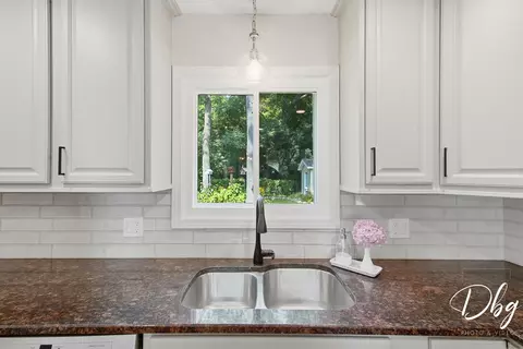 Kitchen - 5380 Oakview Ln, Gurnee, IL 60031 photo 6 of 6