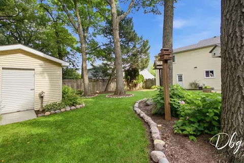 Exterior - 5380 Oakview Ln, Gurnee, IL 60031 photo 17 of 20