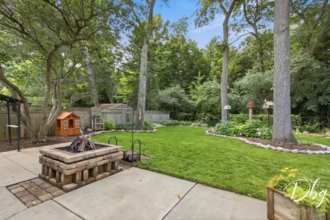 Exterior - 5380 Oakview Ln, Gurnee, IL 60031 photo 9 of 20
