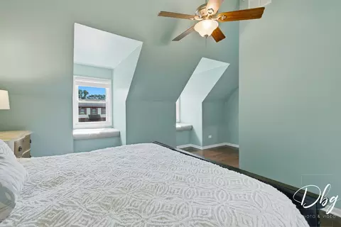 Bedroom - 5380 Oakview Ln, Gurnee, IL 60031 photo 2 of 11