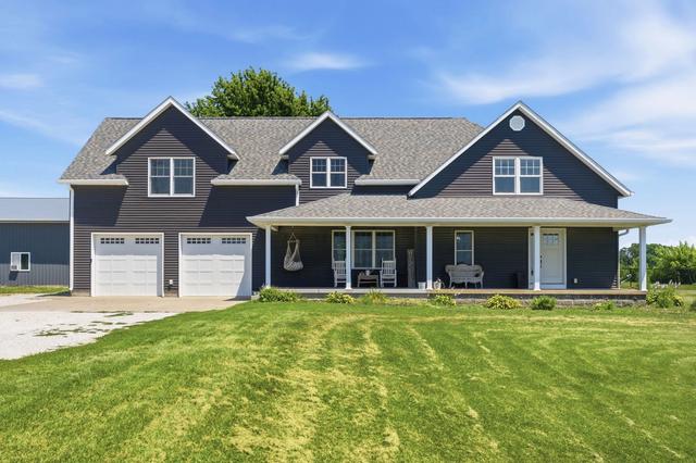 1219 N Mississippi St, Blue Grass, IA 52726