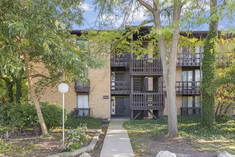 1601 E Maple Ter #3B, Lisle, IL 60532