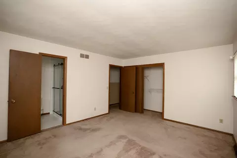 Bedroom - 2918 30th St, Moline, IL 61265 photo 1 of 3