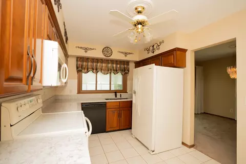 2918 30th St, Moline, IL 61265 photo 5