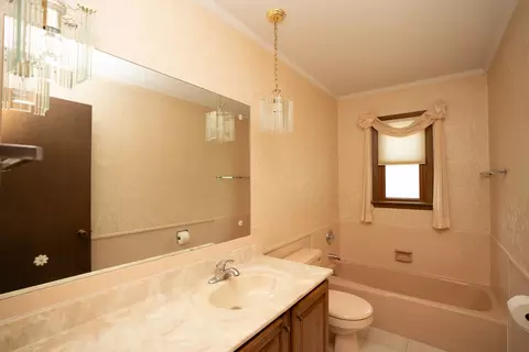 2918 30th St, Moline, IL 61265 photo 6