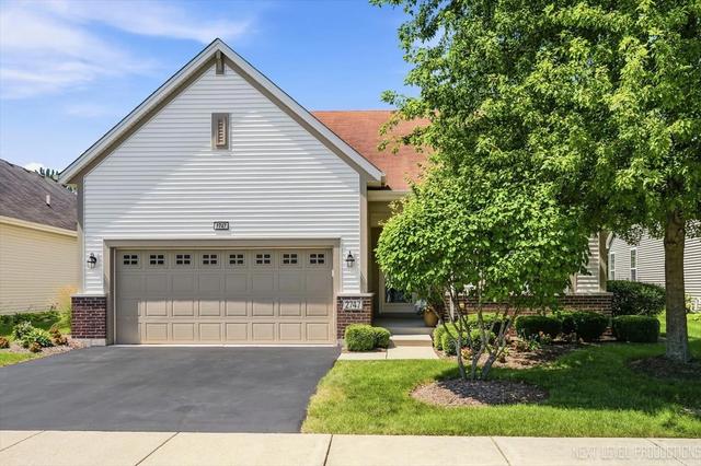 2747 Northmoor Dr, Naperville, IL 60564