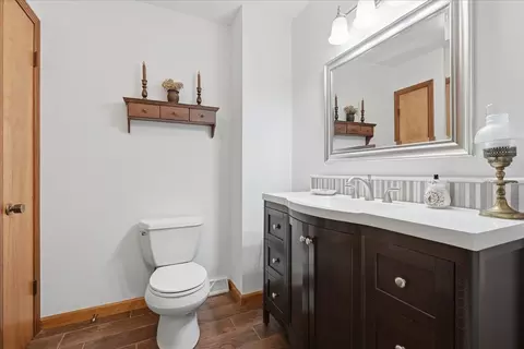 Bath - 511 N Grove St, Colfax, IL 61728 photo 3 of 5