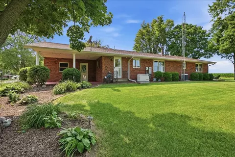 Exterior - 511 N Grove St, Colfax, IL 61728 photo 4 of 7